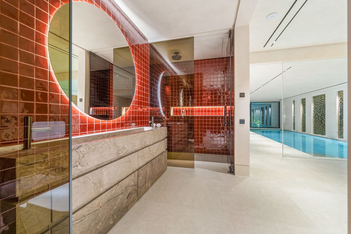 Huis te koop in La Quinta | 8 slaapkamers H5349463