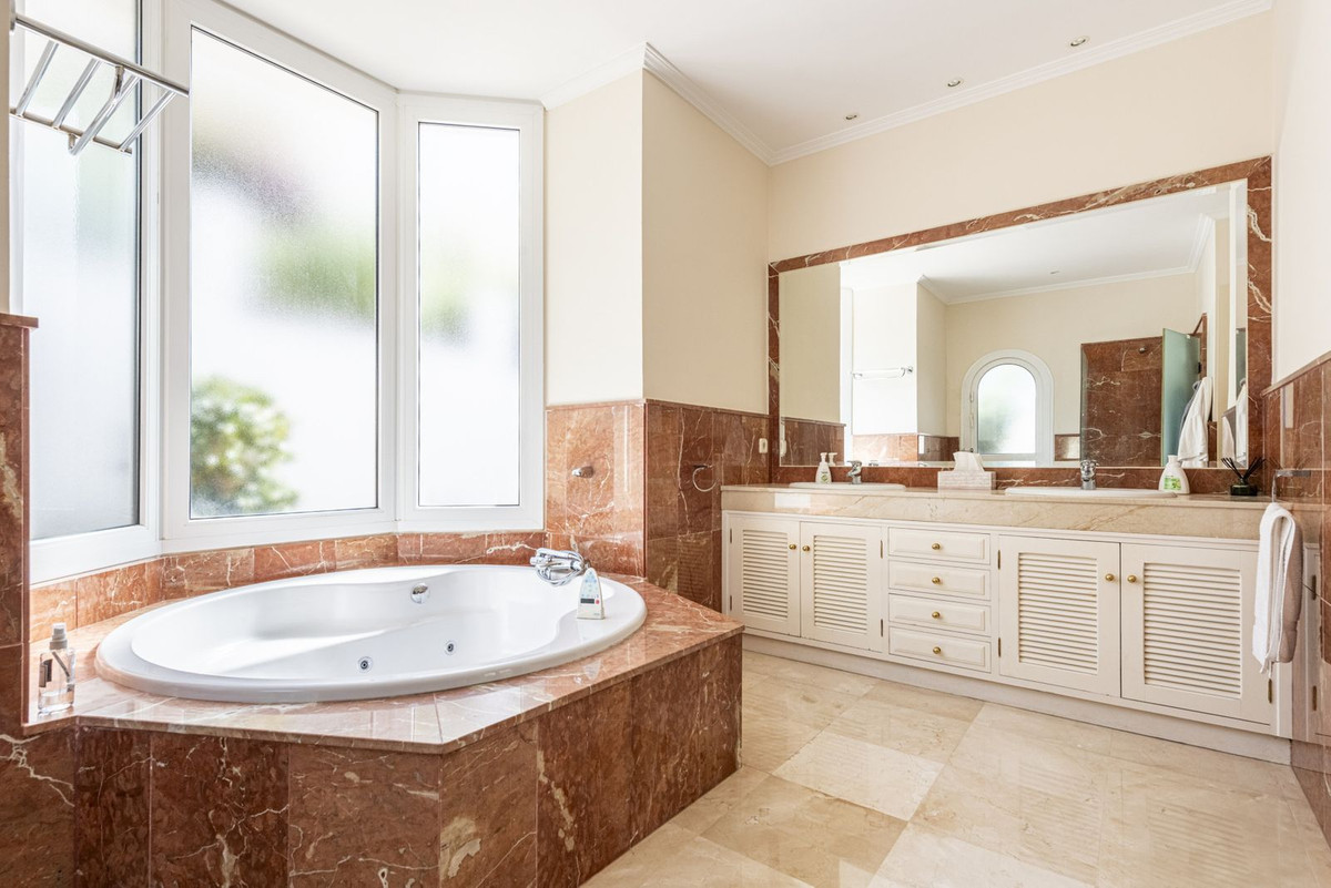 Huis te koop in La Quinta | 5 slaapkamers H5401792