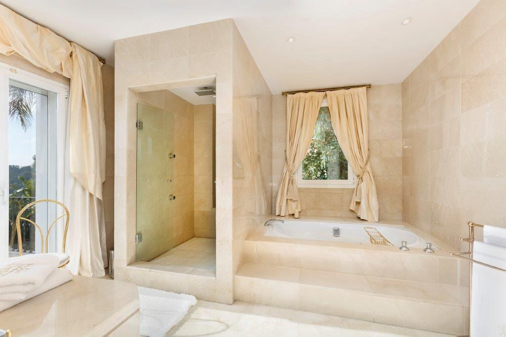 Huis te koop in La Quinta | 5 slaapkamers H5426245