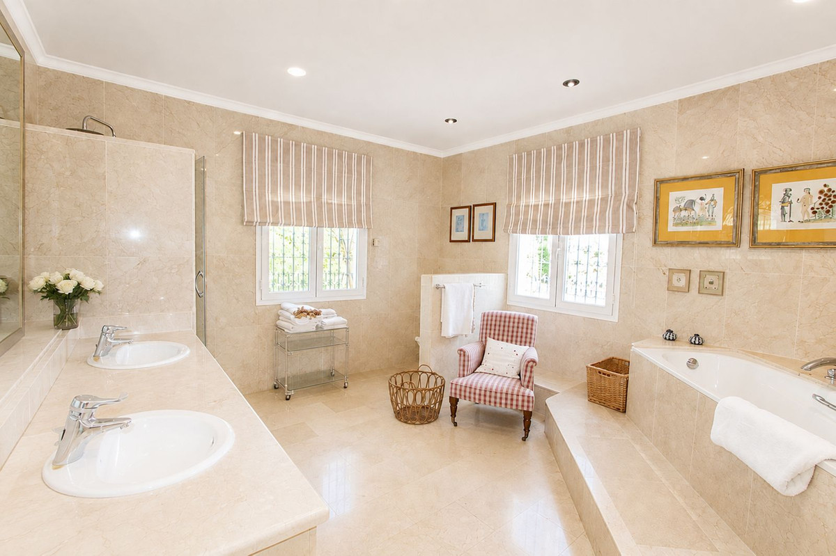Huis te koop in La Quinta | 4 slaapkamers H5460766