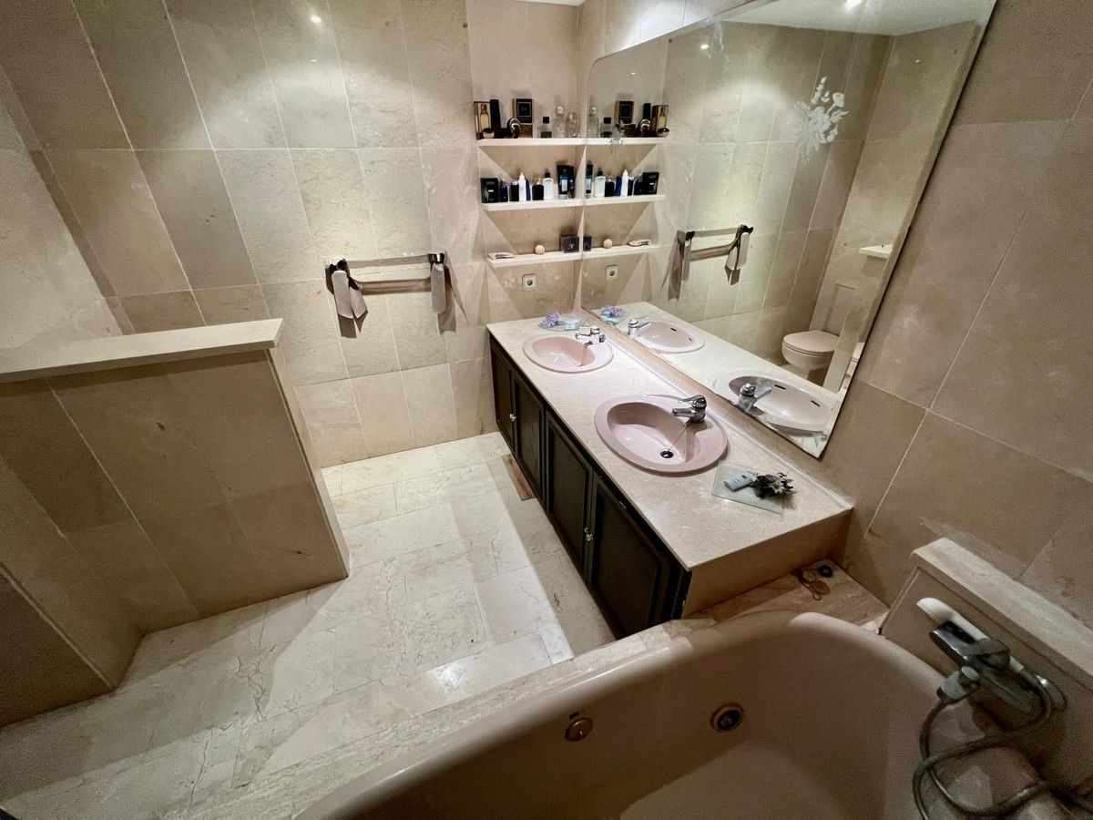 Huis te koop in La Quinta | 4 slaapkamers H5498272