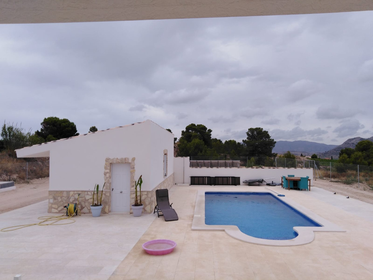 Huis te koop in La Romana | 5 slaapkamers H5509231