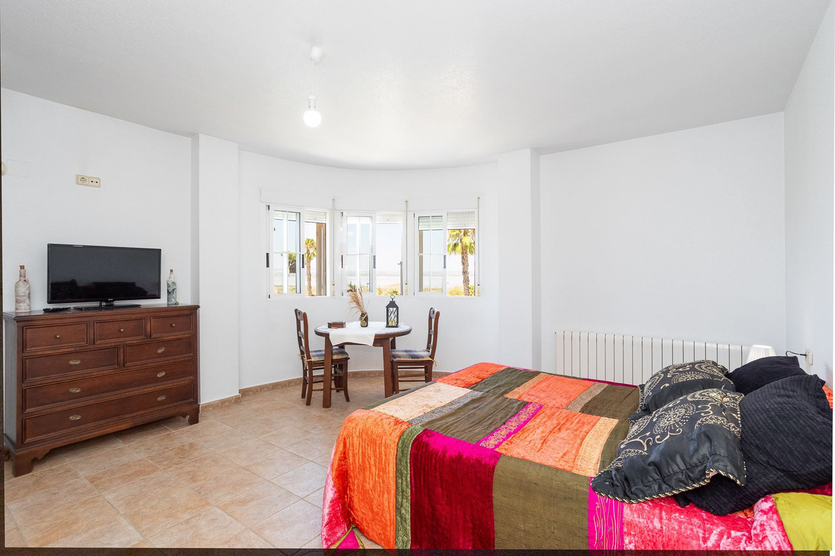 Huis te koop in La Siesta | 6 slaapkamers H5210200