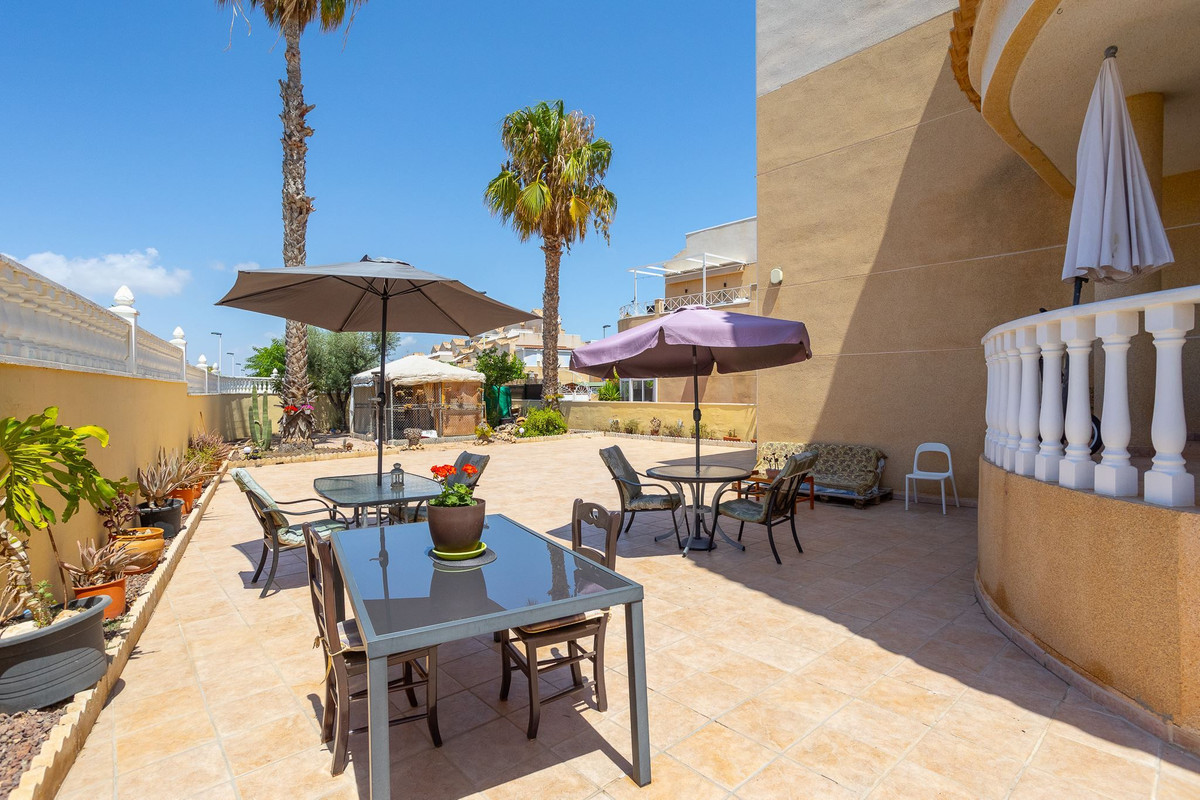 Huis te koop in La Siesta | 6 slaapkamers H5210200