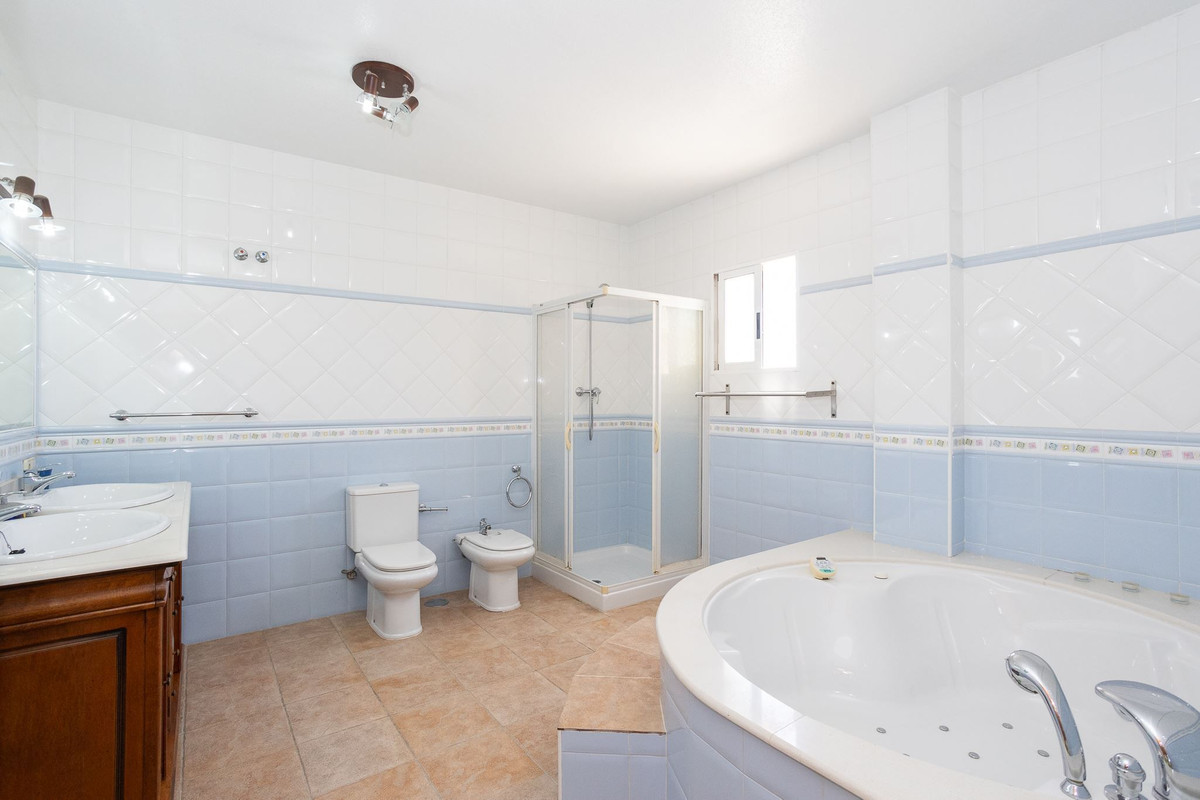 Huis te koop in La Siesta | 6 slaapkamers H5210200