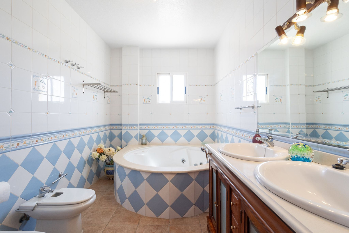 Huis te koop in La Siesta | 6 slaapkamers H5210200