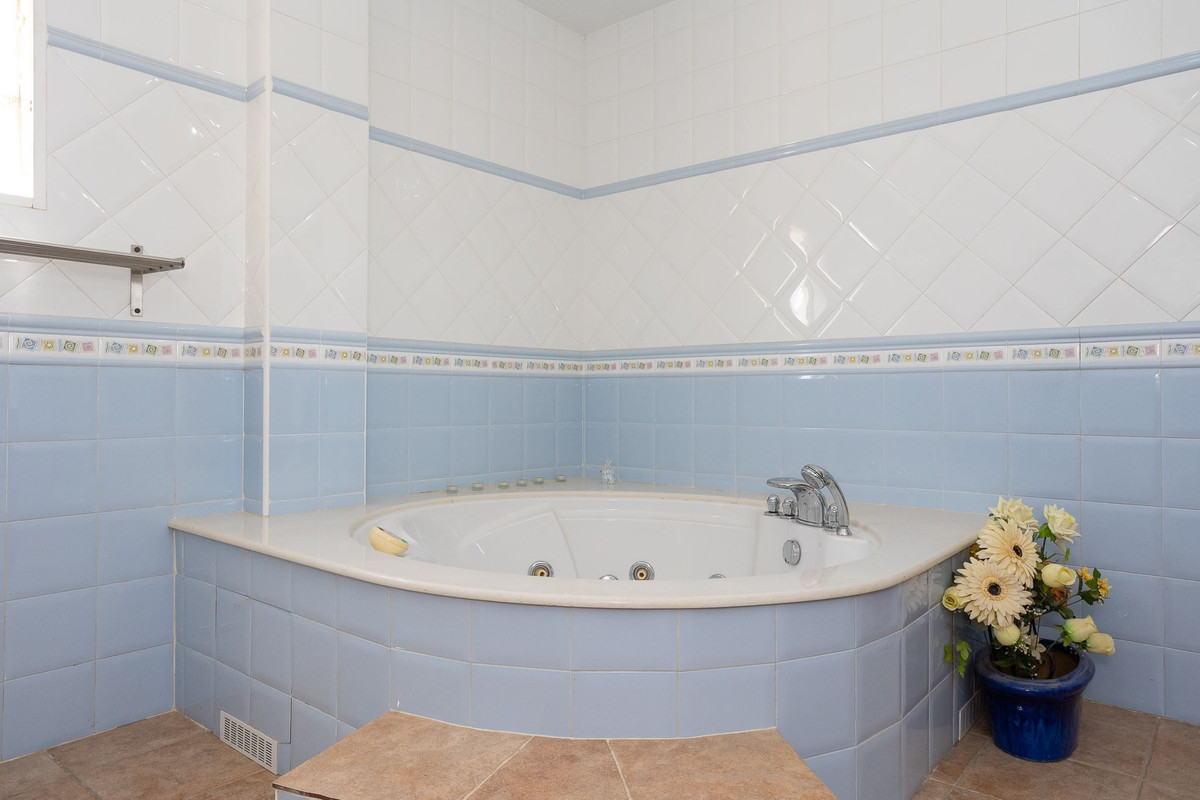 Huis te koop in La Siesta | 6 slaapkamers H5210200