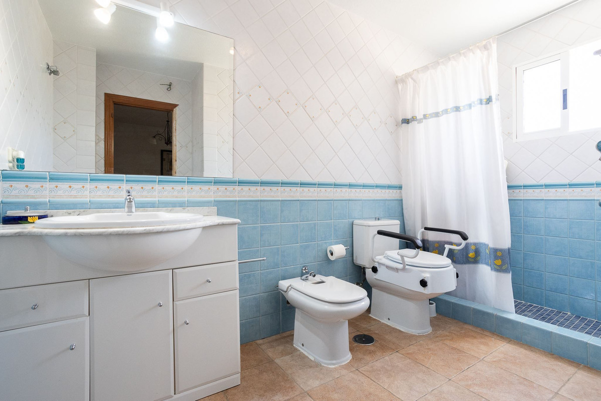 Huis te koop in La Siesta | 6 slaapkamers H5210200