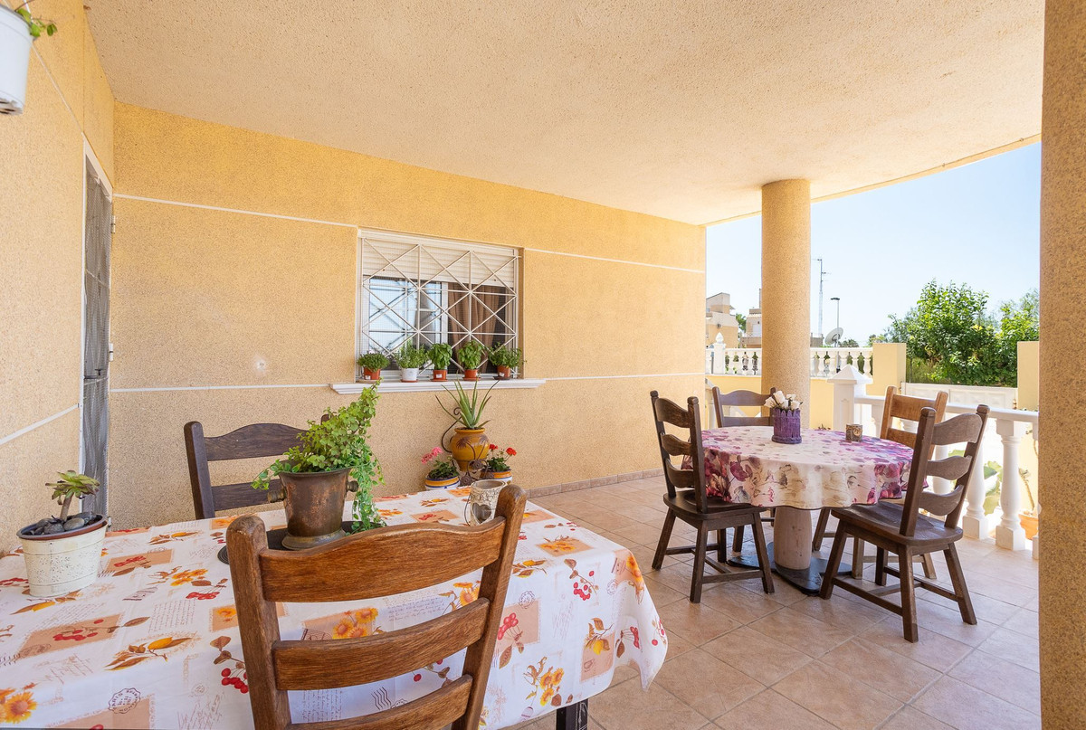 Huis te koop in La Siesta | 6 slaapkamers H5210200