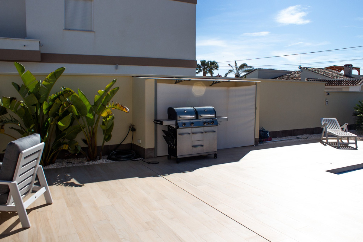 Huis te koop in La Siesta | 4 slaapkamers H5212636