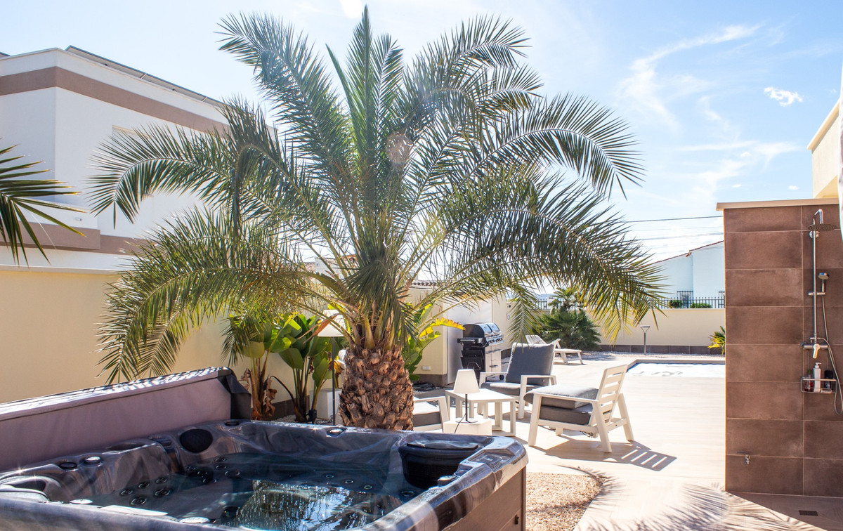 Huis te koop in La Siesta | 4 slaapkamers H5212636