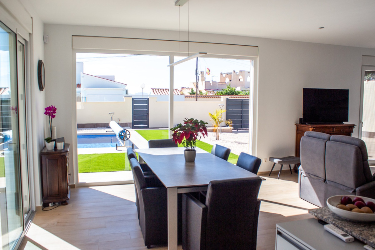 Huis te koop in La Siesta | 4 slaapkamers H5212636