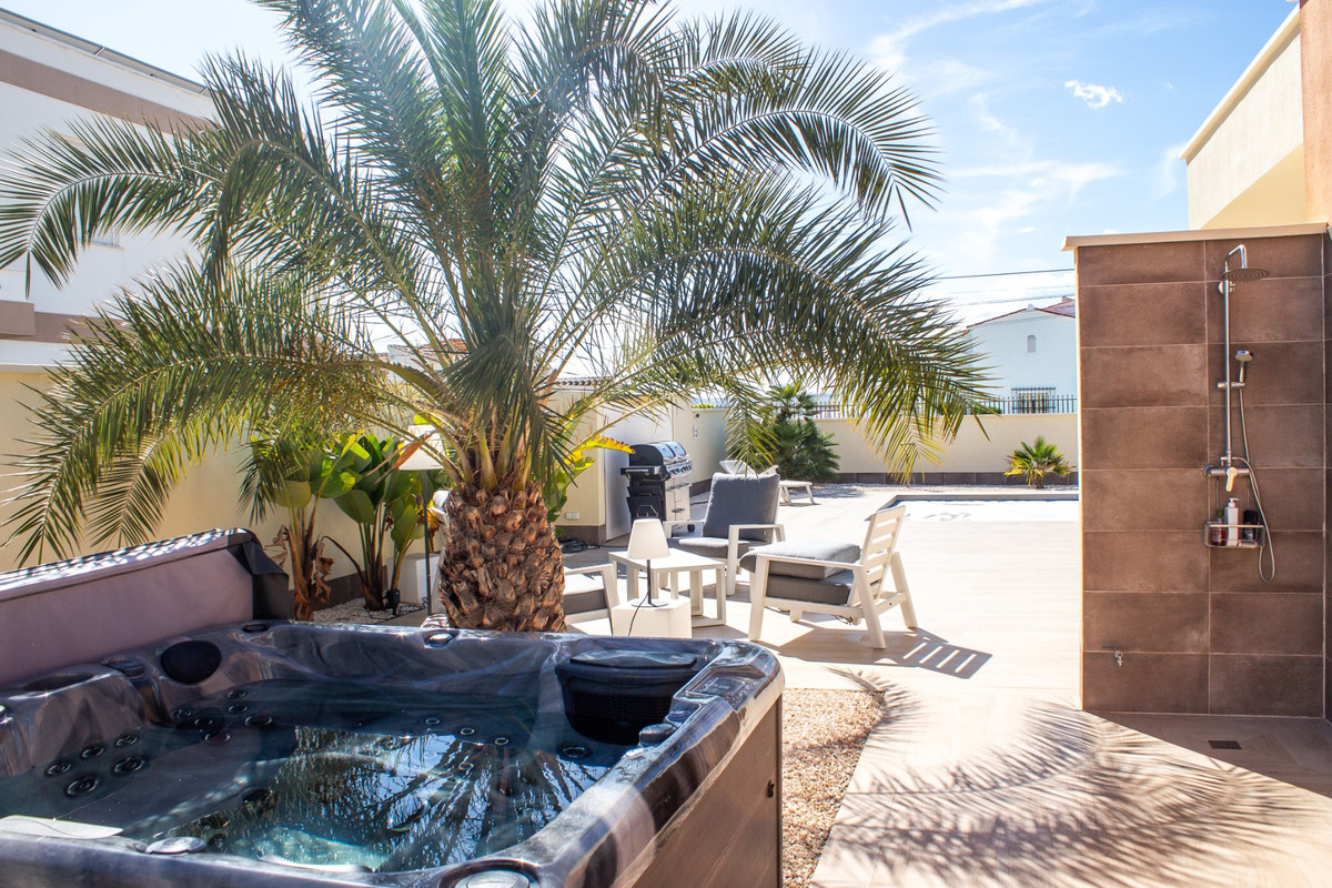 Huis te koop in La Siesta | 4 slaapkamers H5212636