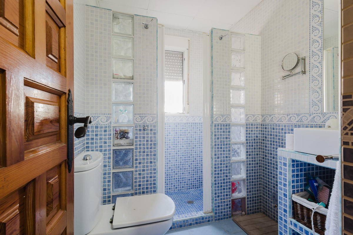 Huis te koop in La Siesta | 6 slaapkamers H5215897