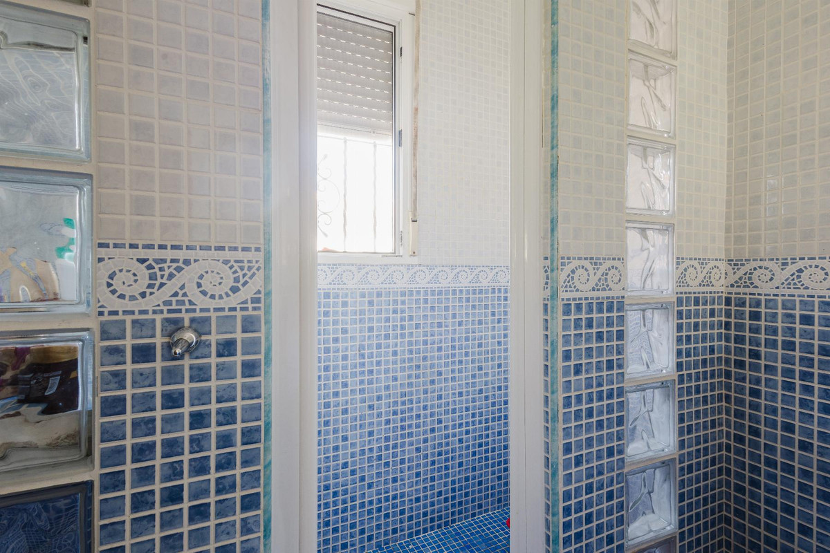 Huis te koop in La Siesta | 6 slaapkamers H5215897