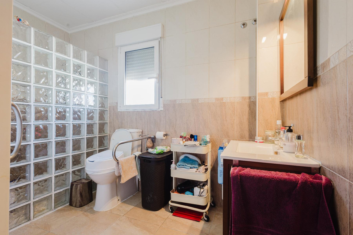 Huis te koop in La Siesta | 6 slaapkamers H5215897