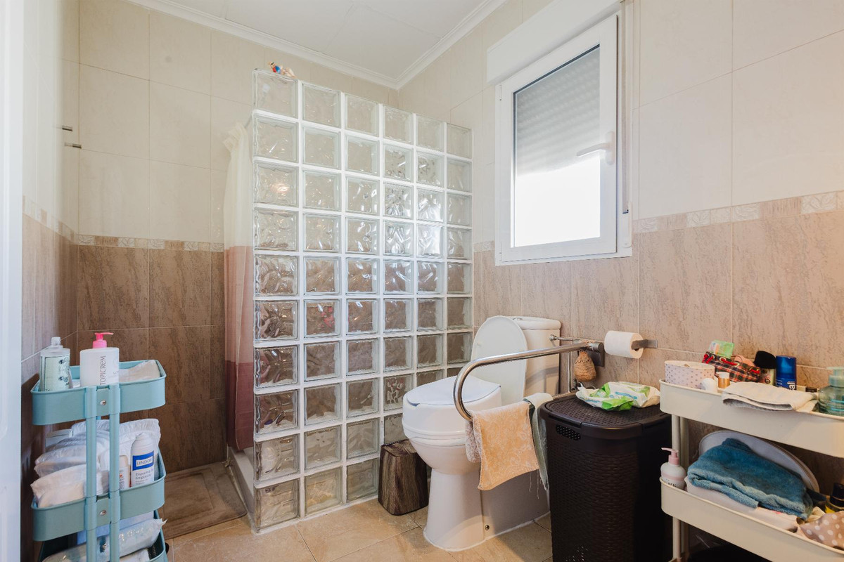 Huis te koop in La Siesta | 6 slaapkamers H5215897