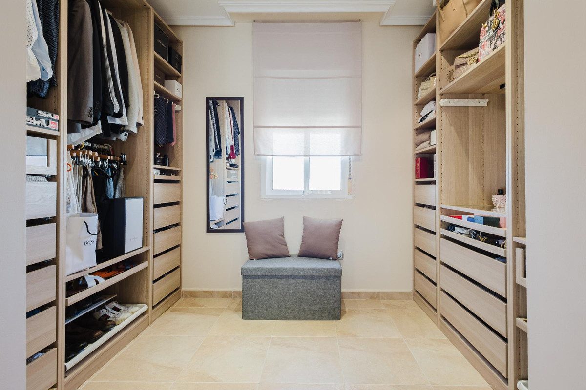 Huis te koop in La Siesta | 6 slaapkamers H5215897