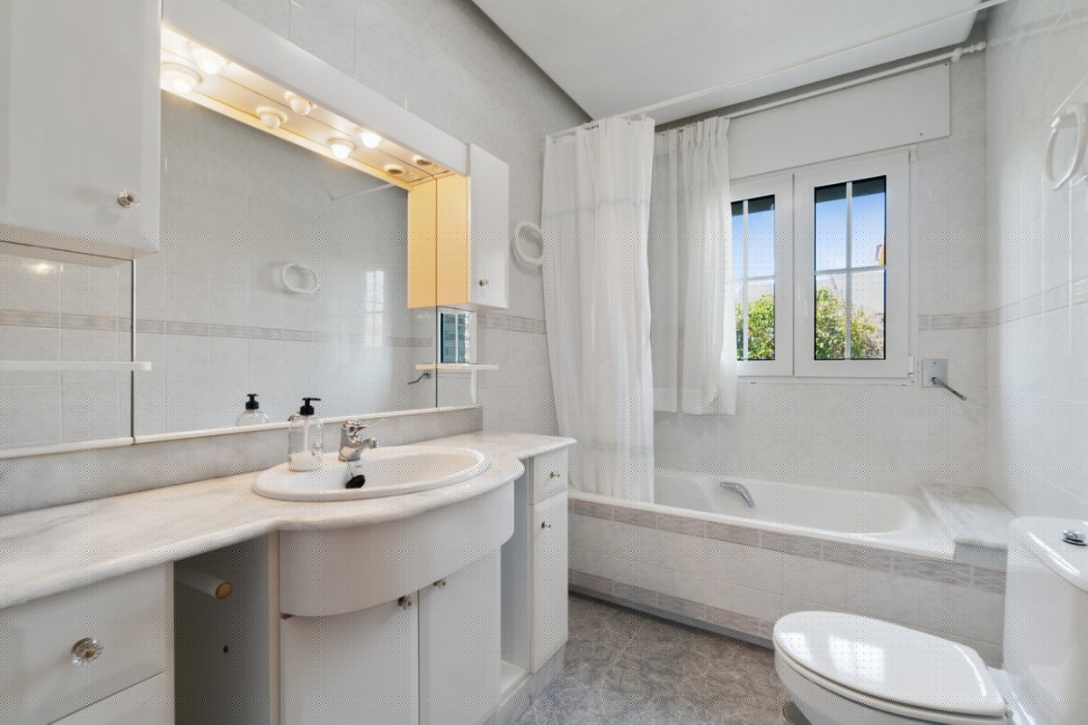 Huis te koop in La Veleta | 5 slaapkamers H4887031