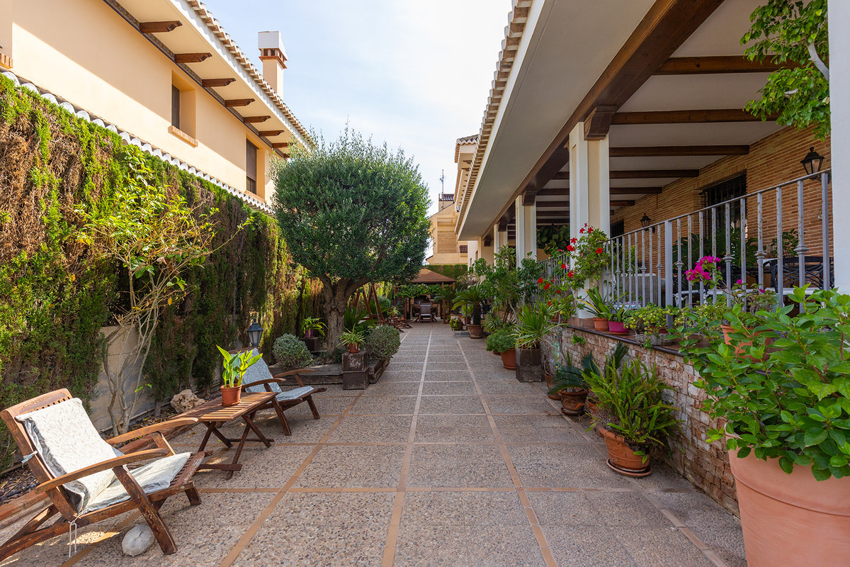 Huis te koop in La Veleta | 6 slaapkamers H5194417