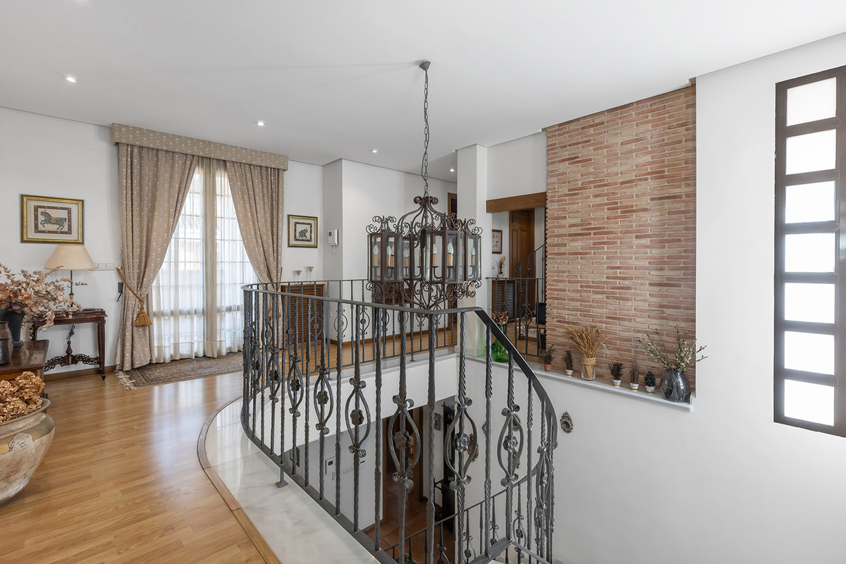 Huis te koop in La Veleta | 6 slaapkamers H5194417