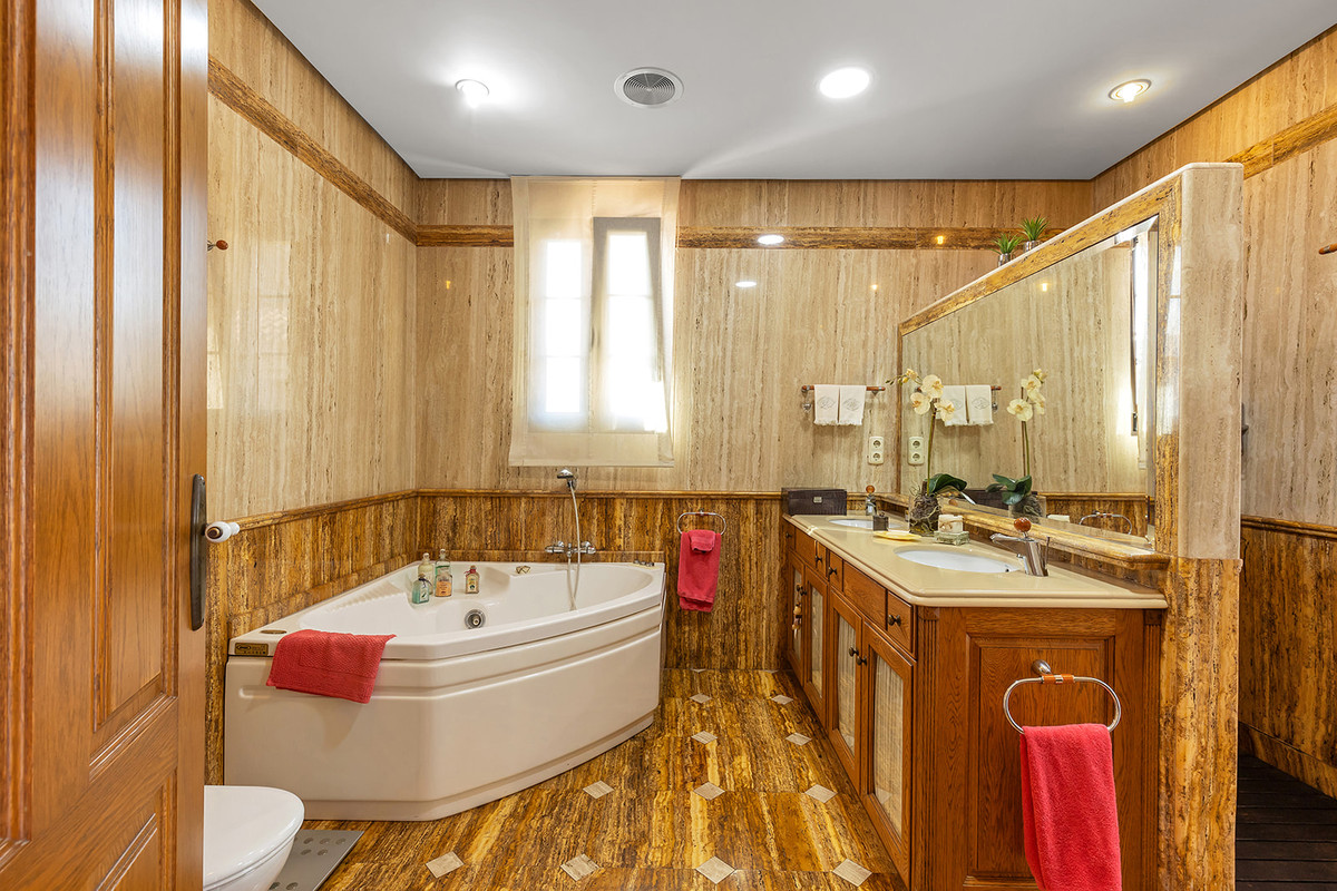 Huis te koop in La Veleta | 6 slaapkamers H5194417