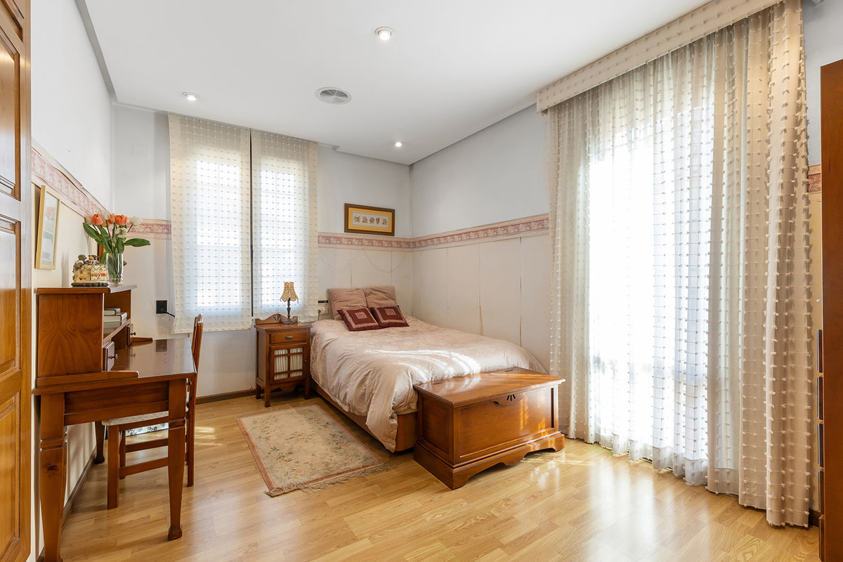 Huis te koop in La Veleta | 6 slaapkamers H5194417