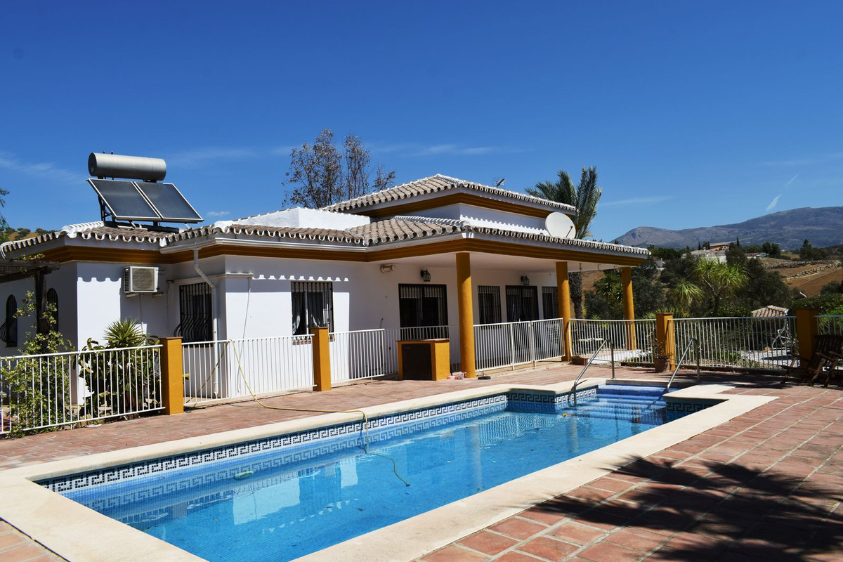 Vrijstaande Villa in La Viñuela-1
