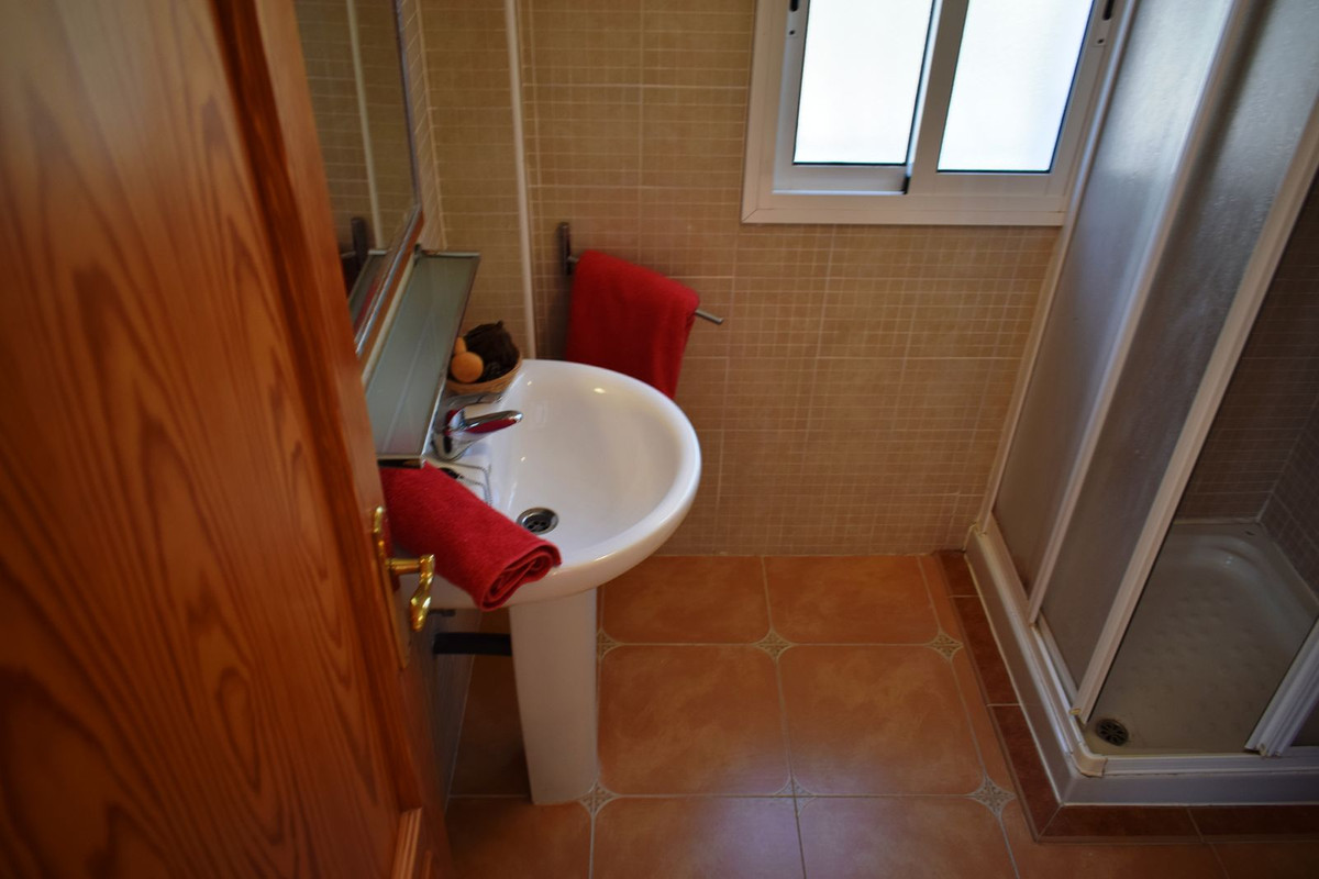 Vrijstaande Villa in La Viñuela-11