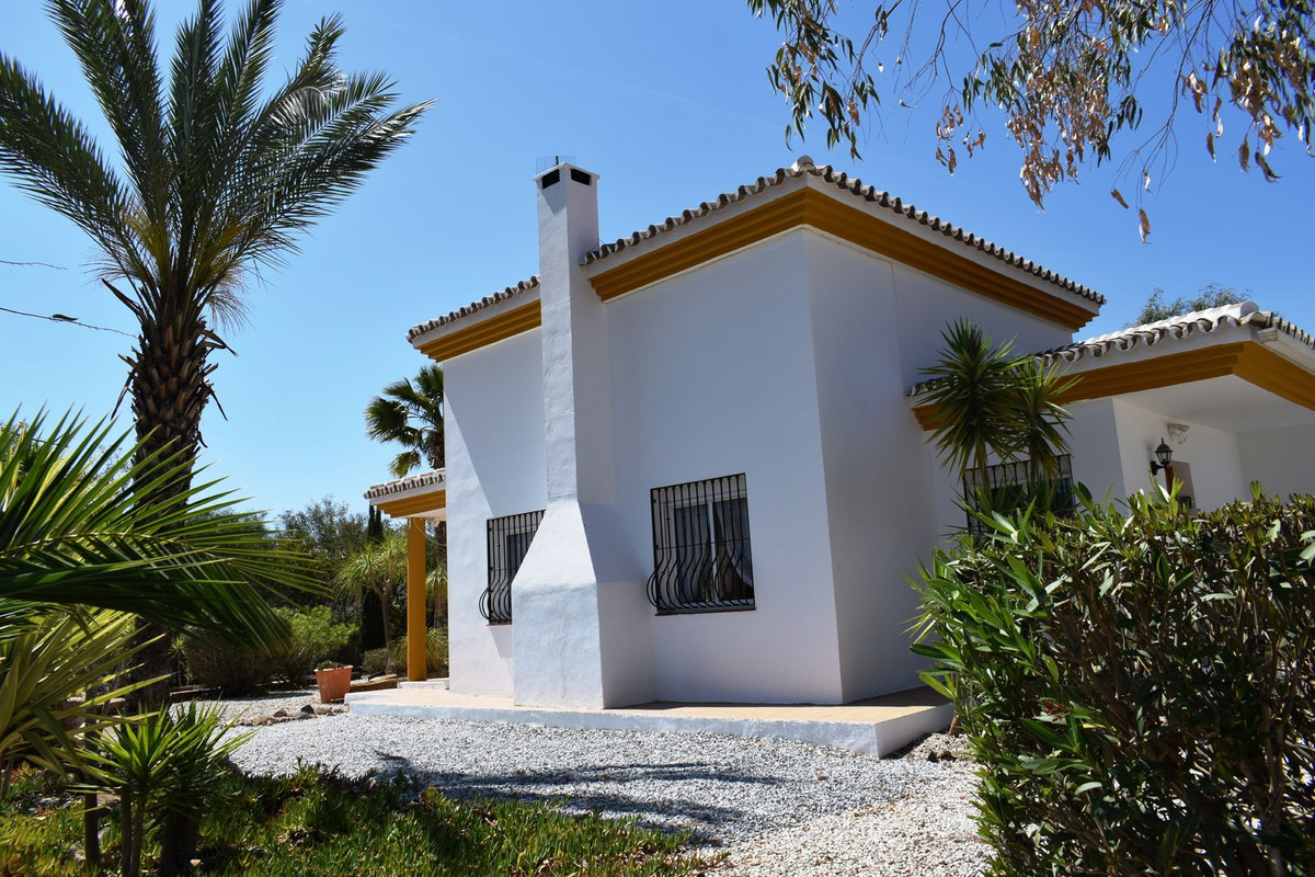 Vrijstaande Villa in La Viñuela-16