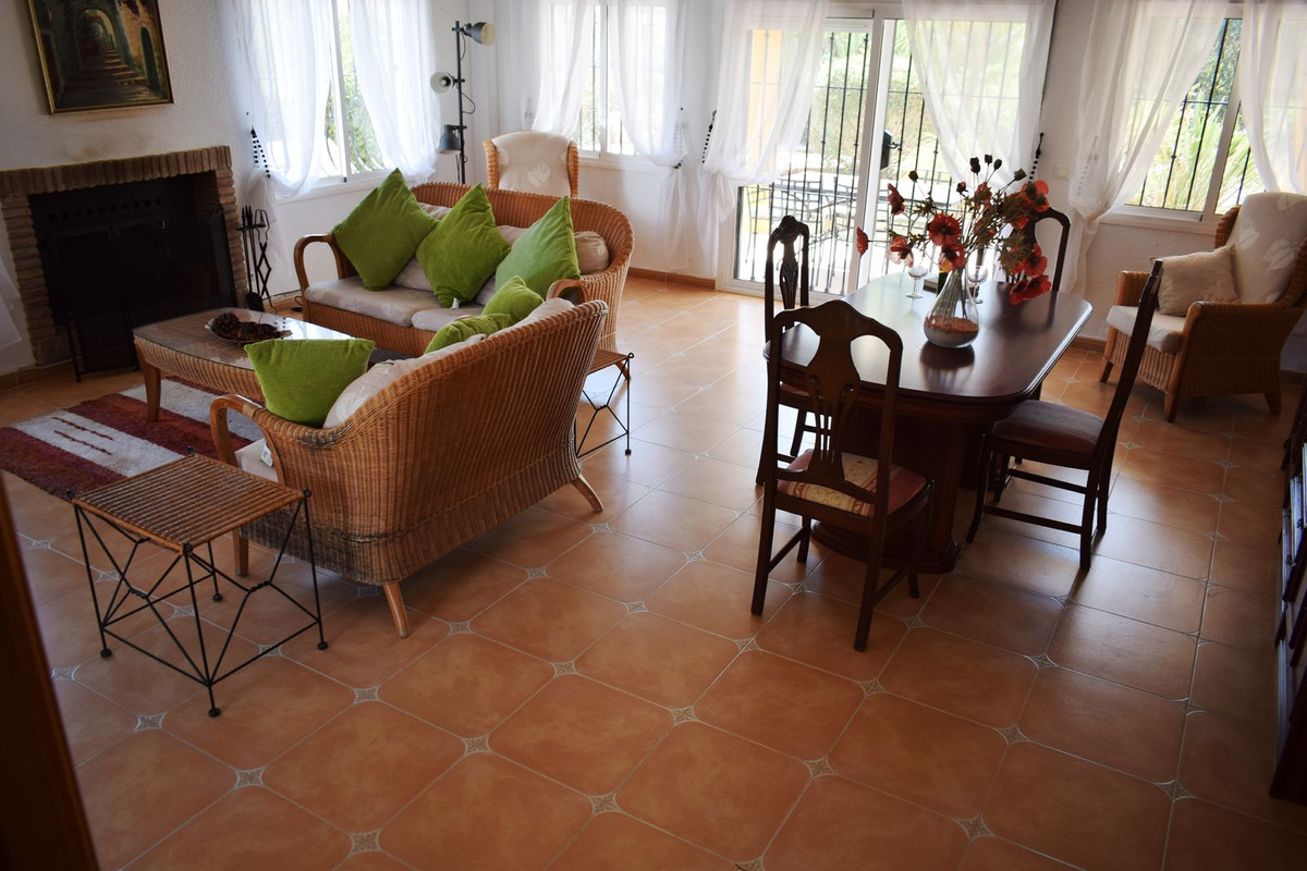 Vrijstaande Villa in La Viñuela-3