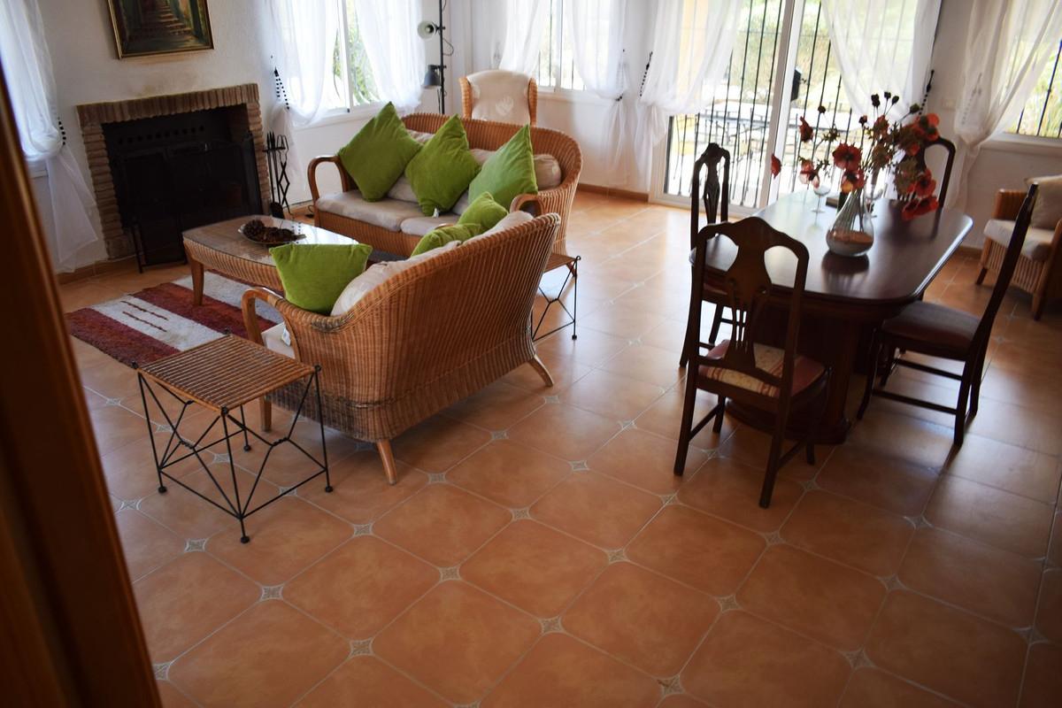 Vrijstaande Villa in La Viñuela-4