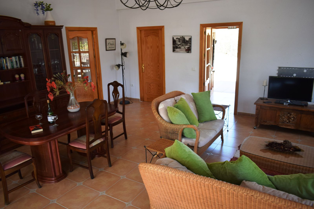 Vrijstaande Villa in La Viñuela-5