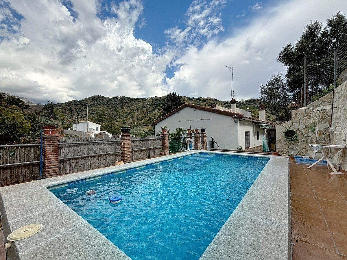 Vrijstaande Villa in La Viñuela-1