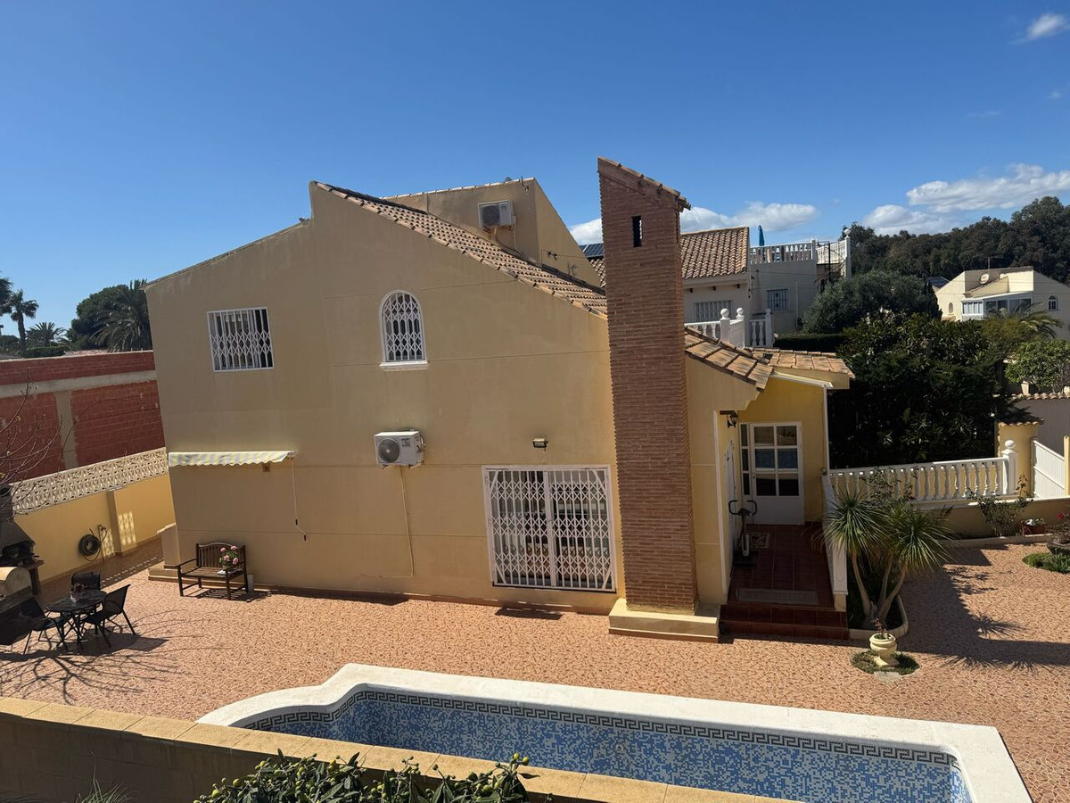 Huis te koop in La Zenia | 4 slaapkamers H5323078