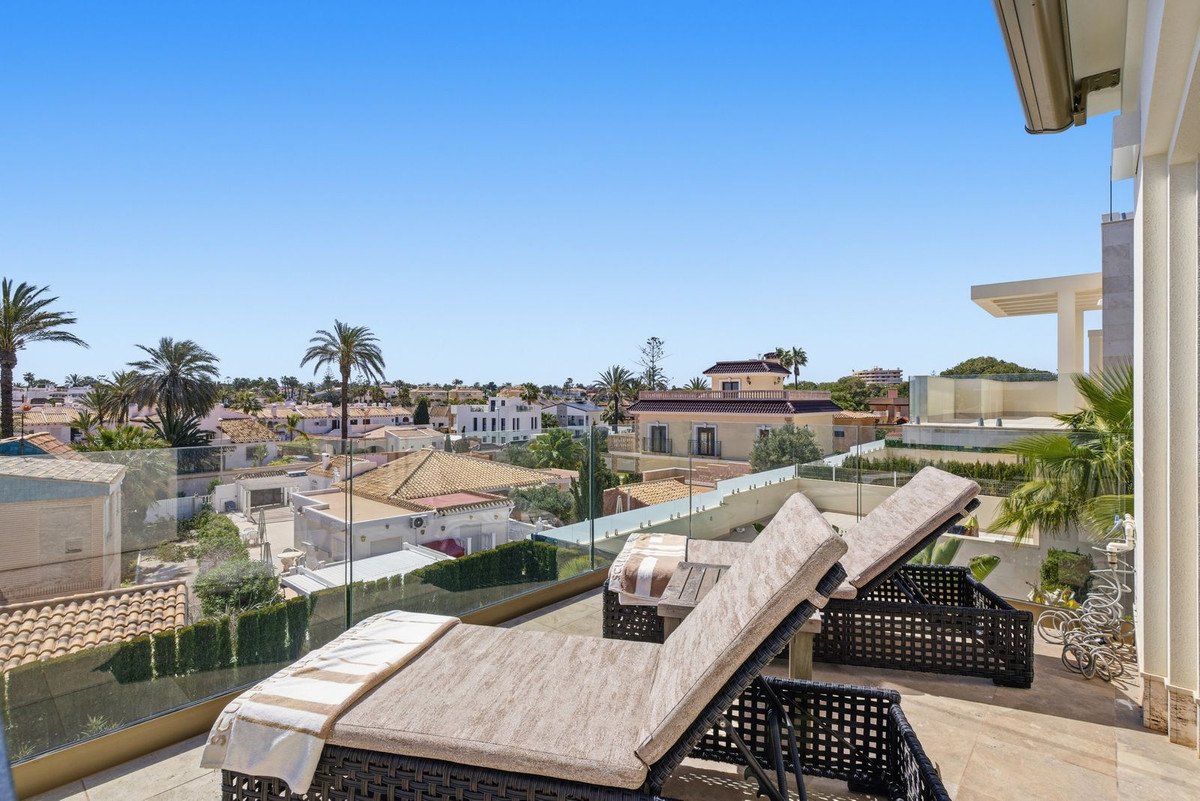 Huis te koop in La Zenia | 6 slaapkamers H5347201