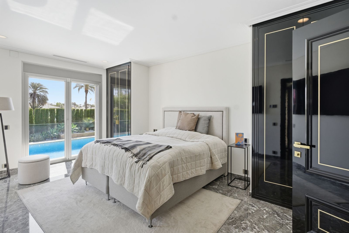 Huis te koop in La Zenia | 6 slaapkamers H5347201