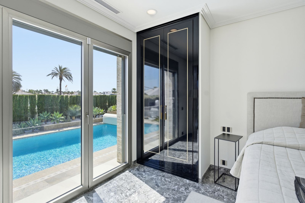 Huis te koop in La Zenia | 6 slaapkamers H5347201