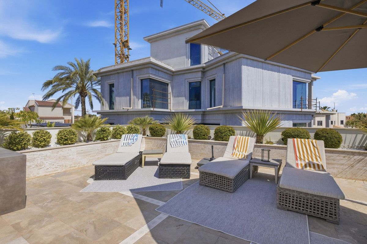 Huis te koop in La Zenia | 6 slaapkamers H5347201