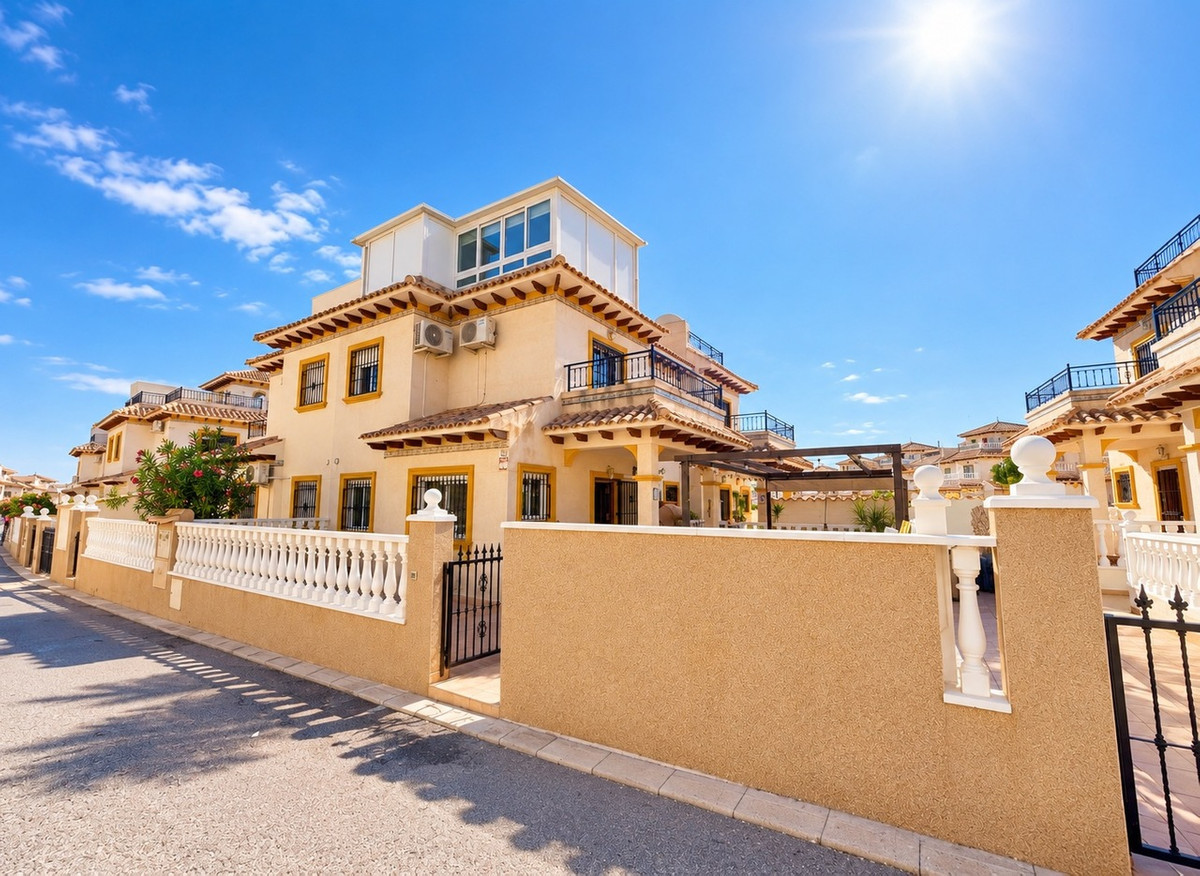 Huis te koop in La Zenia | 3 slaapkamers H5498146