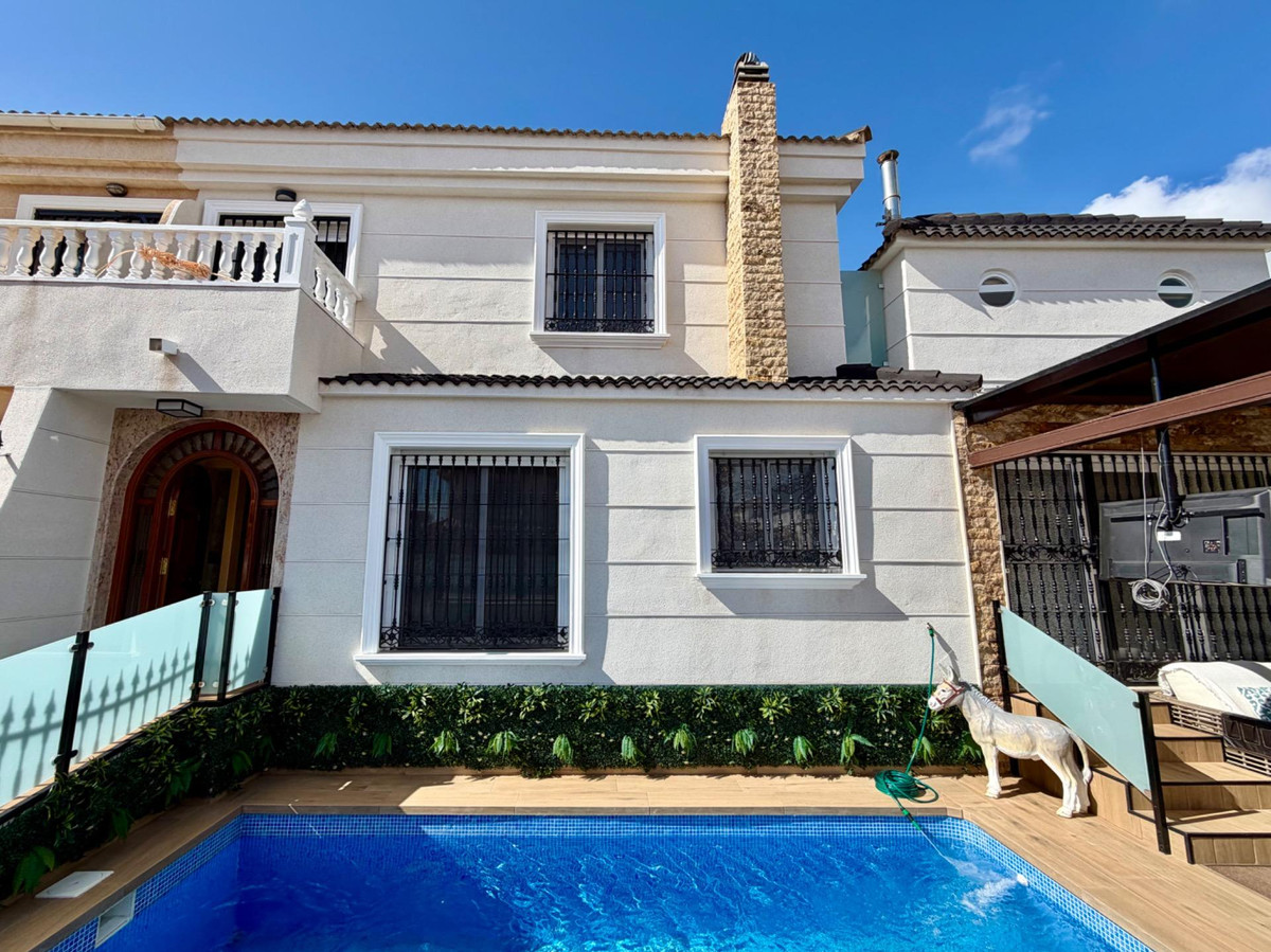 Huis te koop in La Zenia | 4 slaapkamers H5498611
