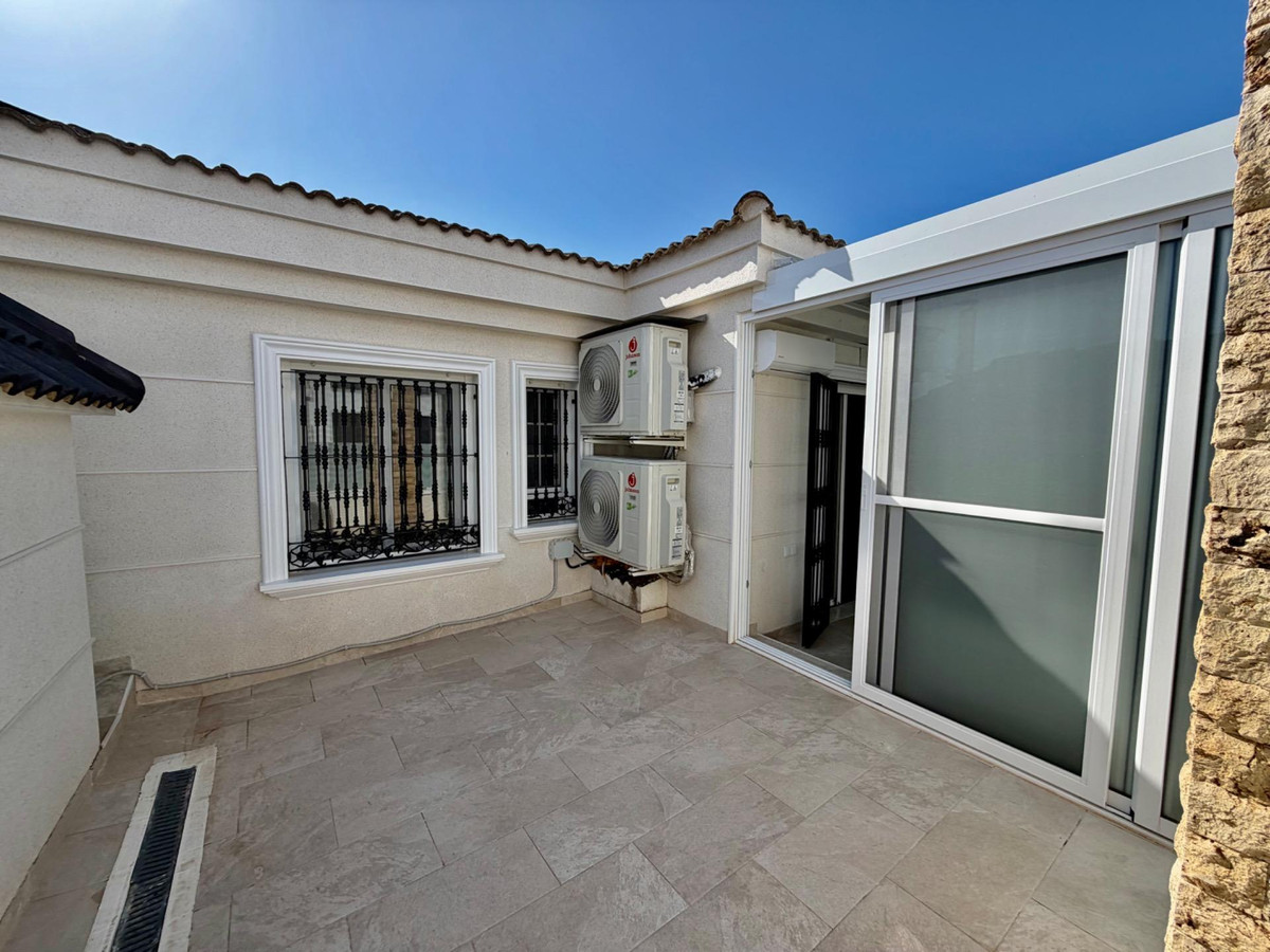 Huis te koop in La Zenia | 4 slaapkamers H5498611