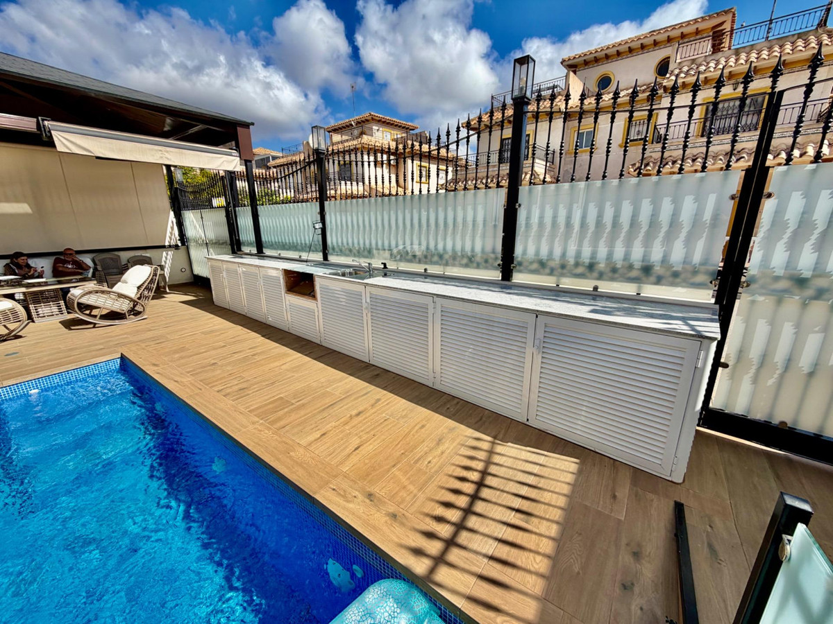 Huis te koop in La Zenia | 4 slaapkamers H5498611