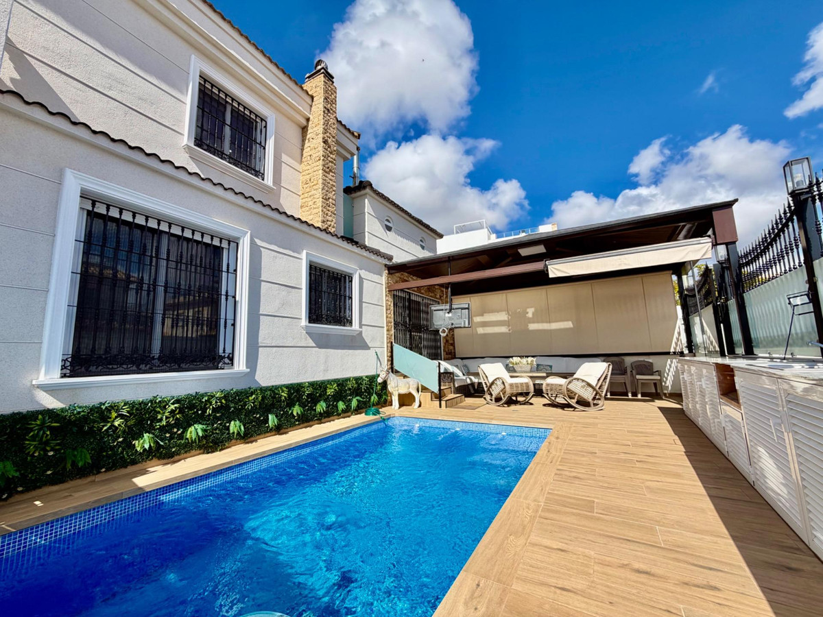 Huis te koop in La Zenia | 4 slaapkamers H5498611