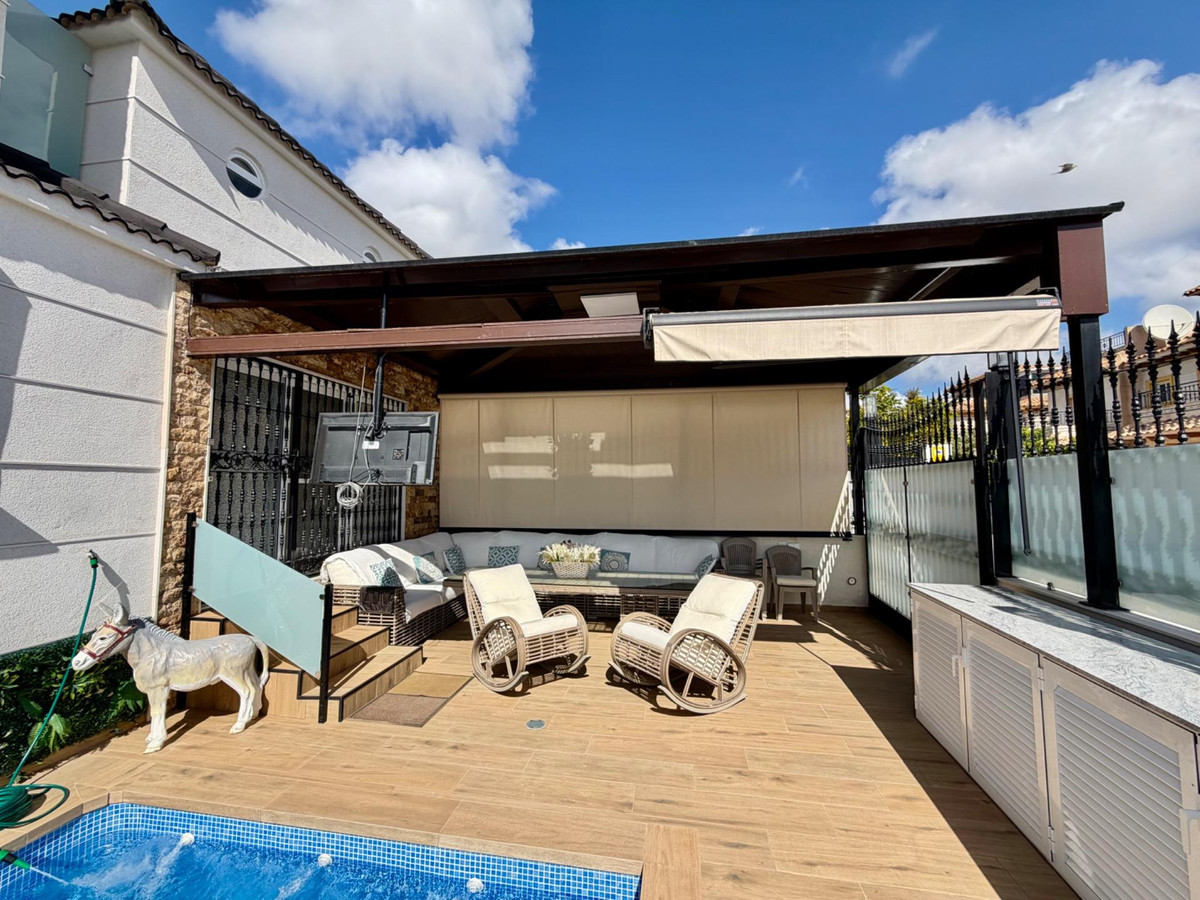 Huis te koop in La Zenia | 4 slaapkamers H5498611