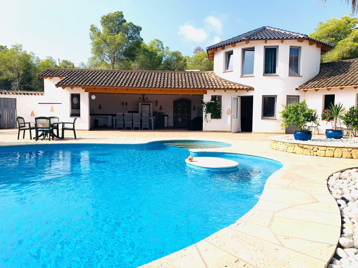 Huis te koop in L'Alfás del Pi | 9 slaapkamers H4218160