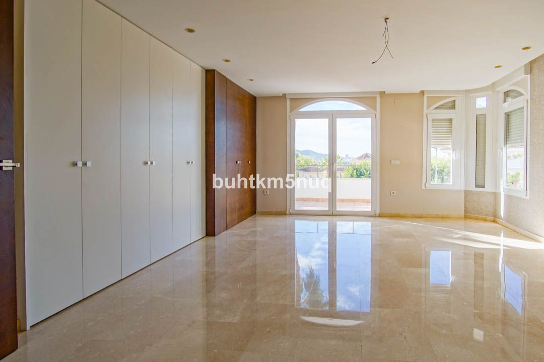 Huis te koop in L'Alfás del Pi | 5 slaapkamers H5311141