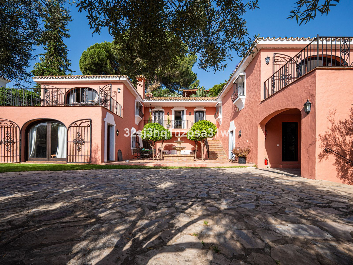 Huis te koop in Nueva Andalucía | 5 slaapkamers H5062681