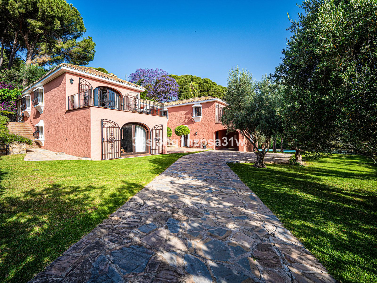 Huis te koop in Nueva Andalucía | 5 slaapkamers H5062681