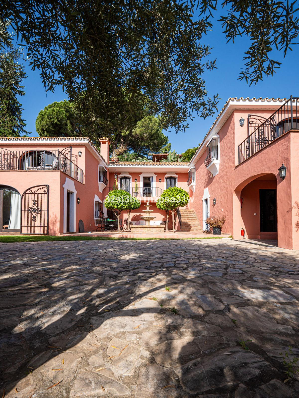 Huis te koop in Nueva Andalucía | 5 slaapkamers H5062681